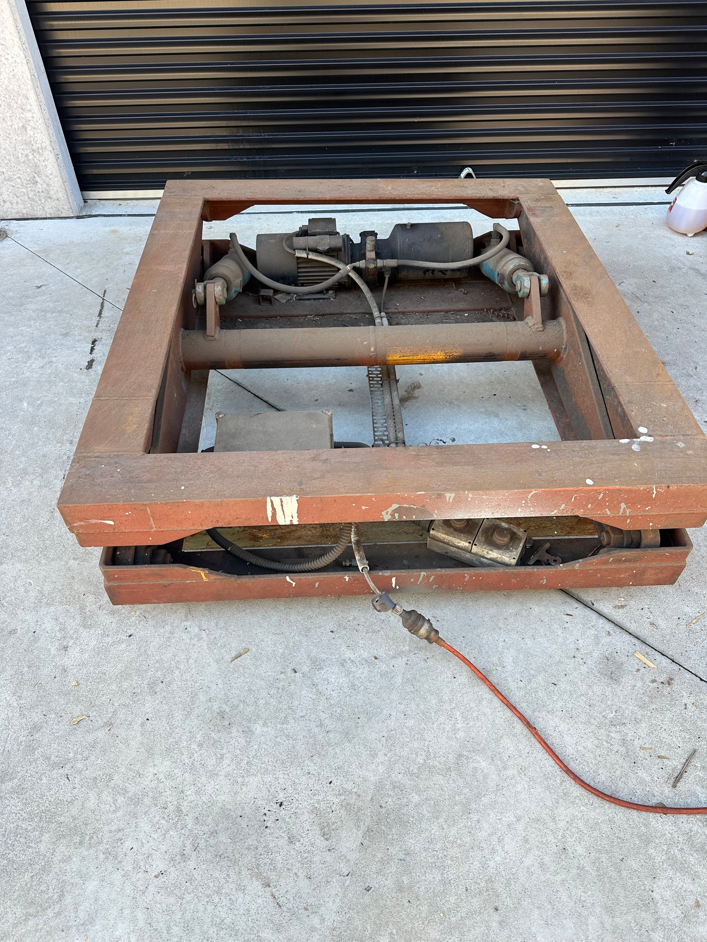 Used Hydraulic Scissor Lift Table