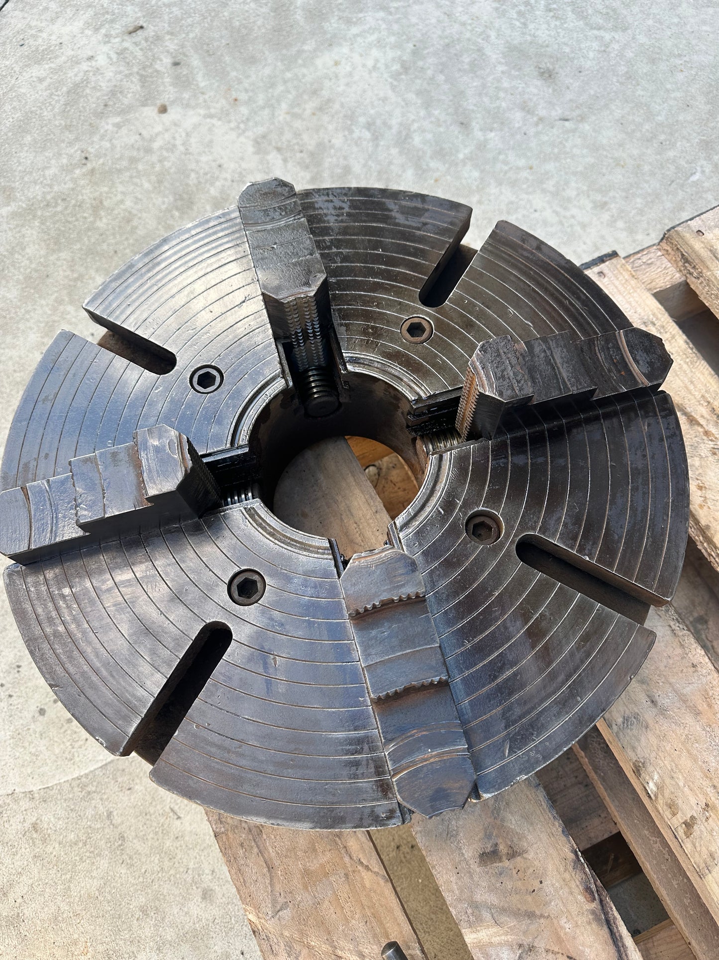 Used 450mm 4 Jaw Chuck