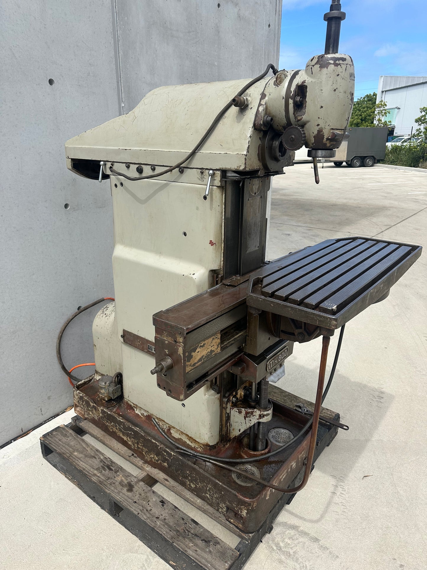 Used MAHO MH800 Toolroom Milling Machine