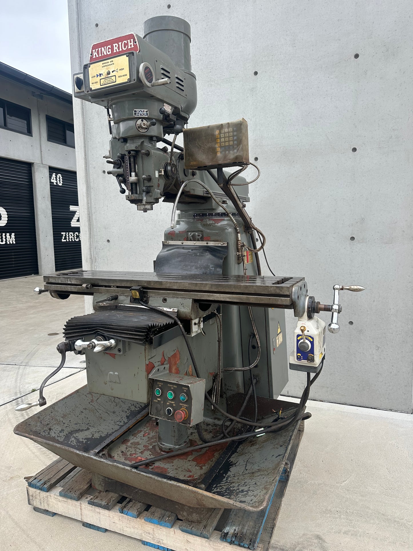 Used King Rich Turret Milling Machine