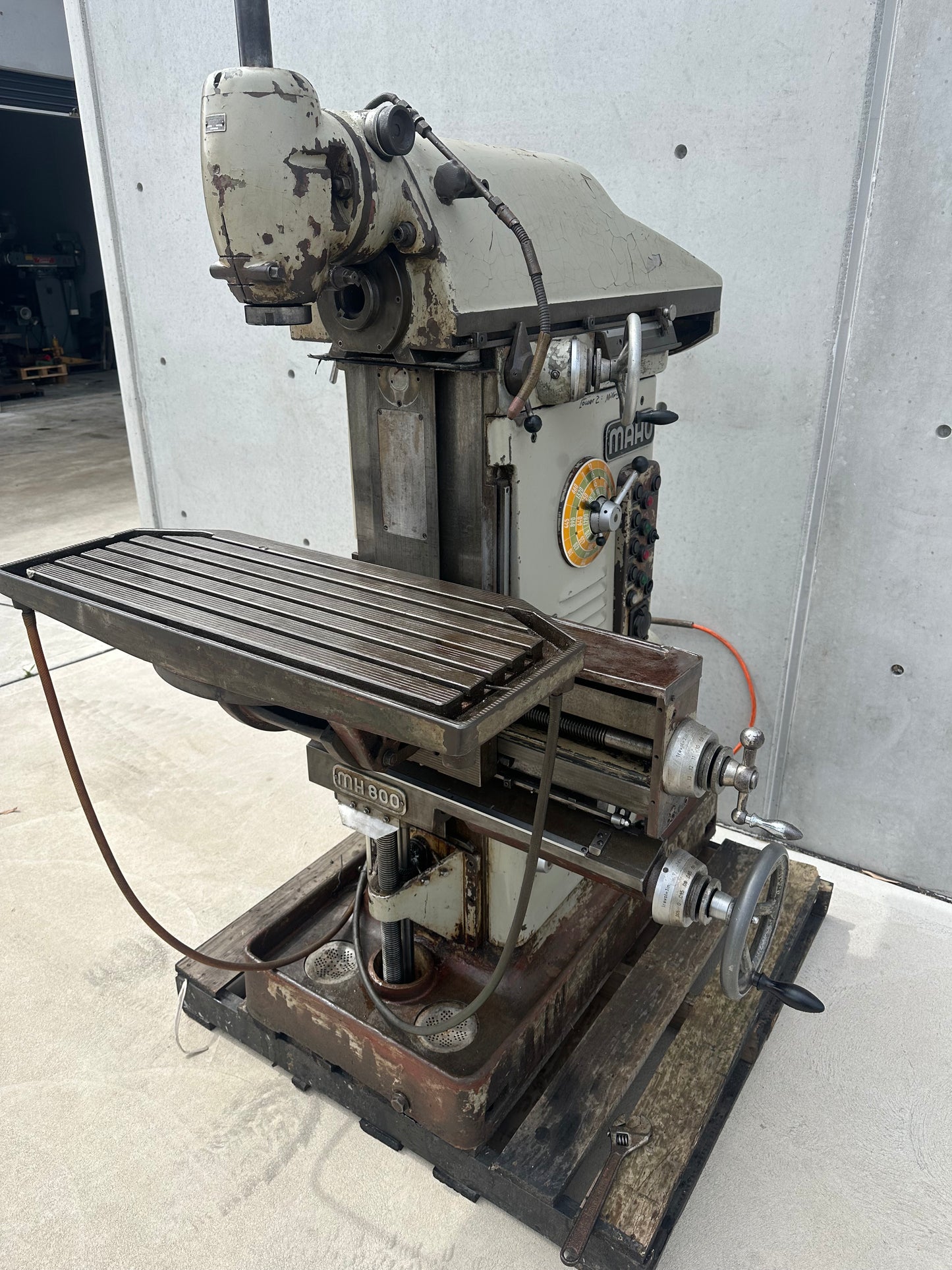 Used MAHO MH800 Toolroom Milling Machine