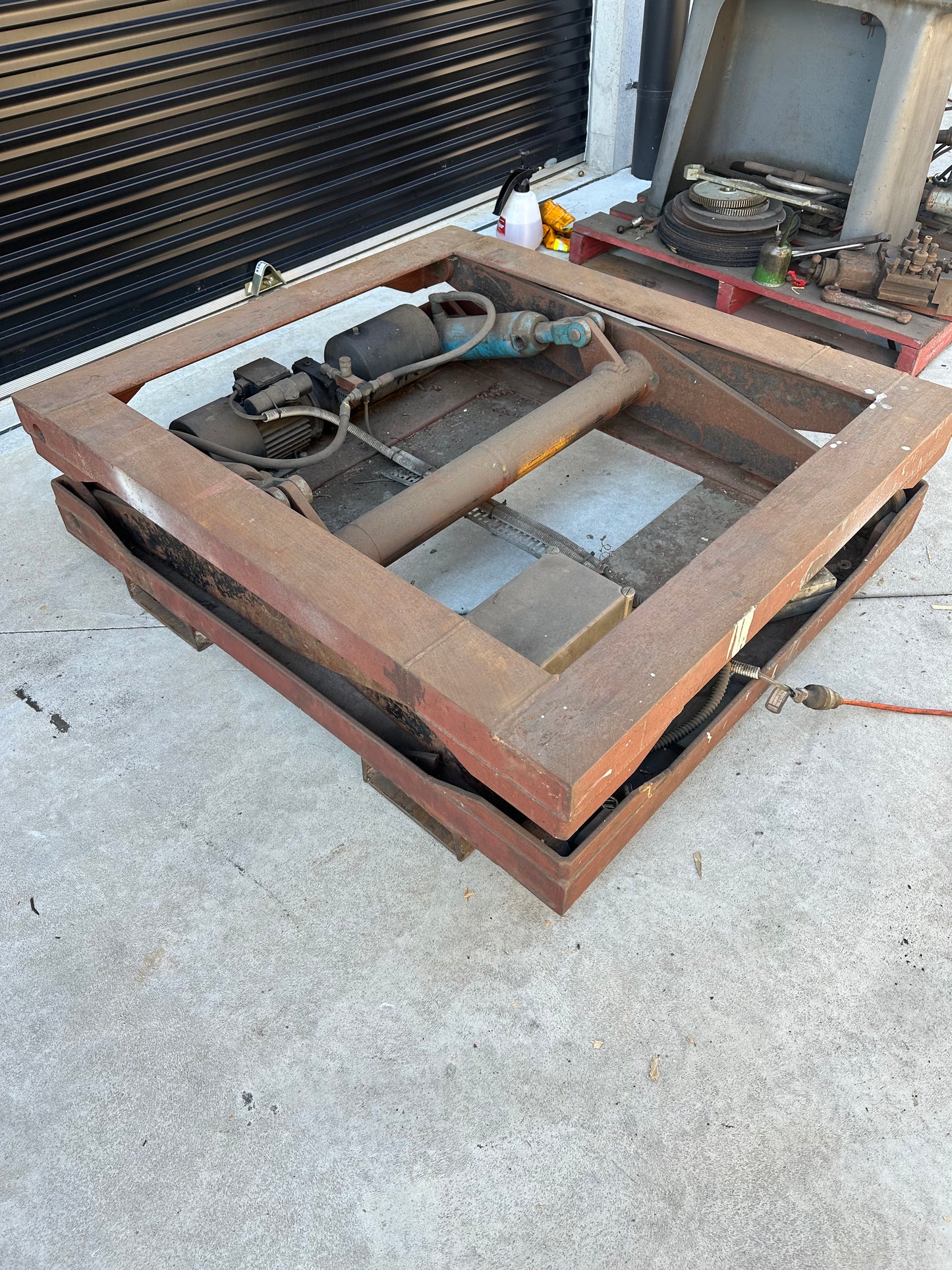 Used Hydraulic Scissor Lift Table