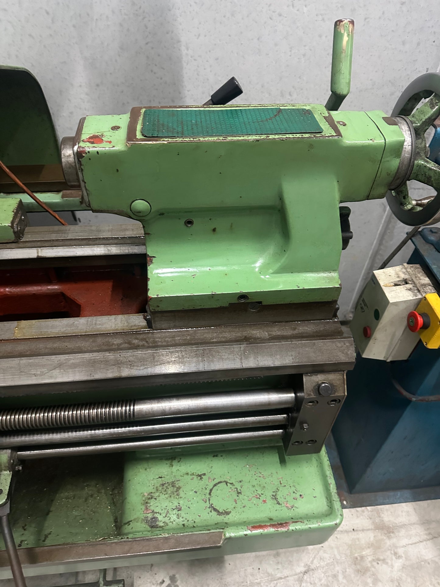 Used Whacheon WL-435 Toolroom Lathe